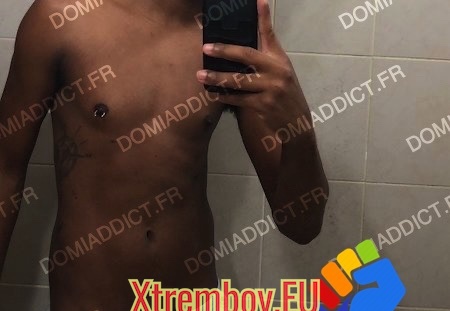 Viens jouer avec mes 22 cm sur Saint-Denis dans le 92