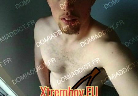 Jeune lope parisienne aimerait être soumis à dispo de plusieurs domis sur un sling