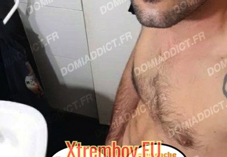 Branleur couillu rech pote de branle