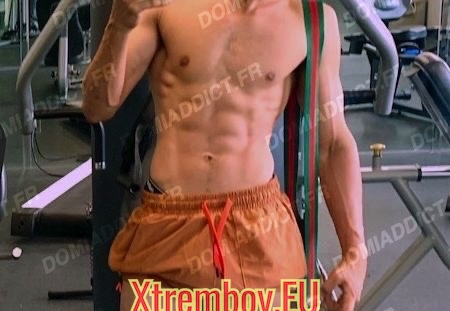 Mis au pilori chez vous avec domi sportif et pervers