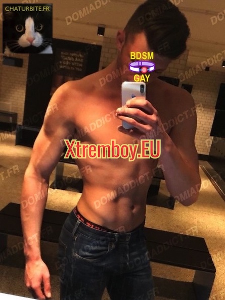 Cherche soumis, lope, slave pour plans domination, BDSM, humiliation. Idéalement moins 30 ans, mais peux faire exception si ta tête me plait assez. Uniquement mecs qui savent ce que dispo veut dire, qui viennent à mes mes pieds chaque fois que j'en ai envie, sur un claquement des doigts ! Les faux soumis qui la ramènent avec je kiffe ceci, je veux cela : Dégagez !
Contacte ce domiaddict via son pseudo sur le tchat en C2C ou en lui laissant un MSG ch lope no tabou sur Paris pour REEL et SUIVI.jpg