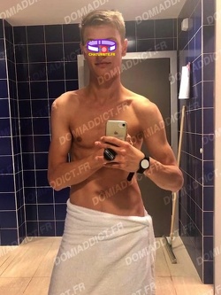Escort Boy BDSM Haut Standing à Paris | Ben – Accompagnement Discret & Élégant