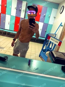 Recherche couple hétéro (Paris & alentours) – JH 23 ans, très discret
