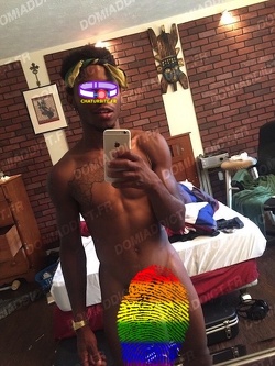 Homme métis mince Paris cherche partenaire TBM pour jeux BDSM sans scat