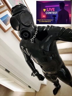 BDSM à Rouen : Soumis recherche bondage, chasteté, électrostimulation et plus – Latex/Néoprène adored !