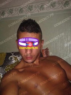 Plan cul passif à Cannes et alentours : Jeune soumis de 19 ans, musclé et bronzé, cherche homme dominant (max 45 ans)