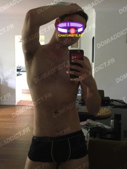Escort BDSM polyvalent à Lille : Léchage anal, fisting, massages érotiques et plus