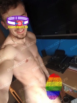 Escort homme à Marseille – Josh, massage érotique, domination douce, service haut de gamme